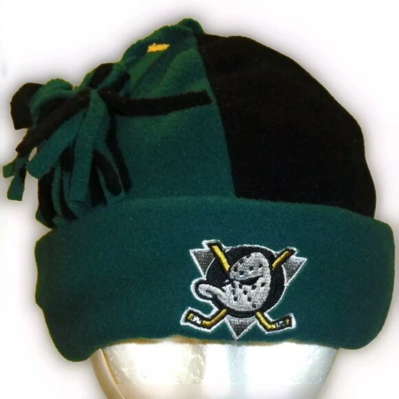 Anaheim Mighty Ducks Vintage 90s Mens Cuffed Tassel Beanie Winter Hat Cap New - Picture 1 of 2